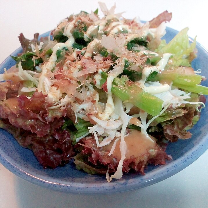 サニーレタスと千切りキャベツとほうれん草の和サラダ